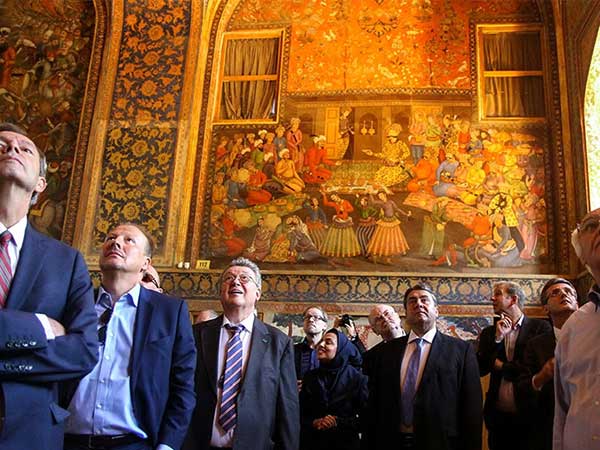میزبان خوب برای گردشگران خارجی میزبان خوب برای گردشگران خارجی