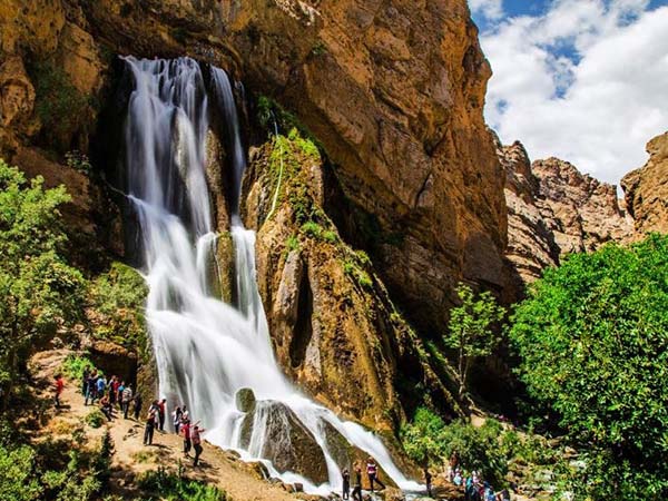الیگودرز سرزمین آبشار و لاله الیگودرز سرزمین آبشار و لاله